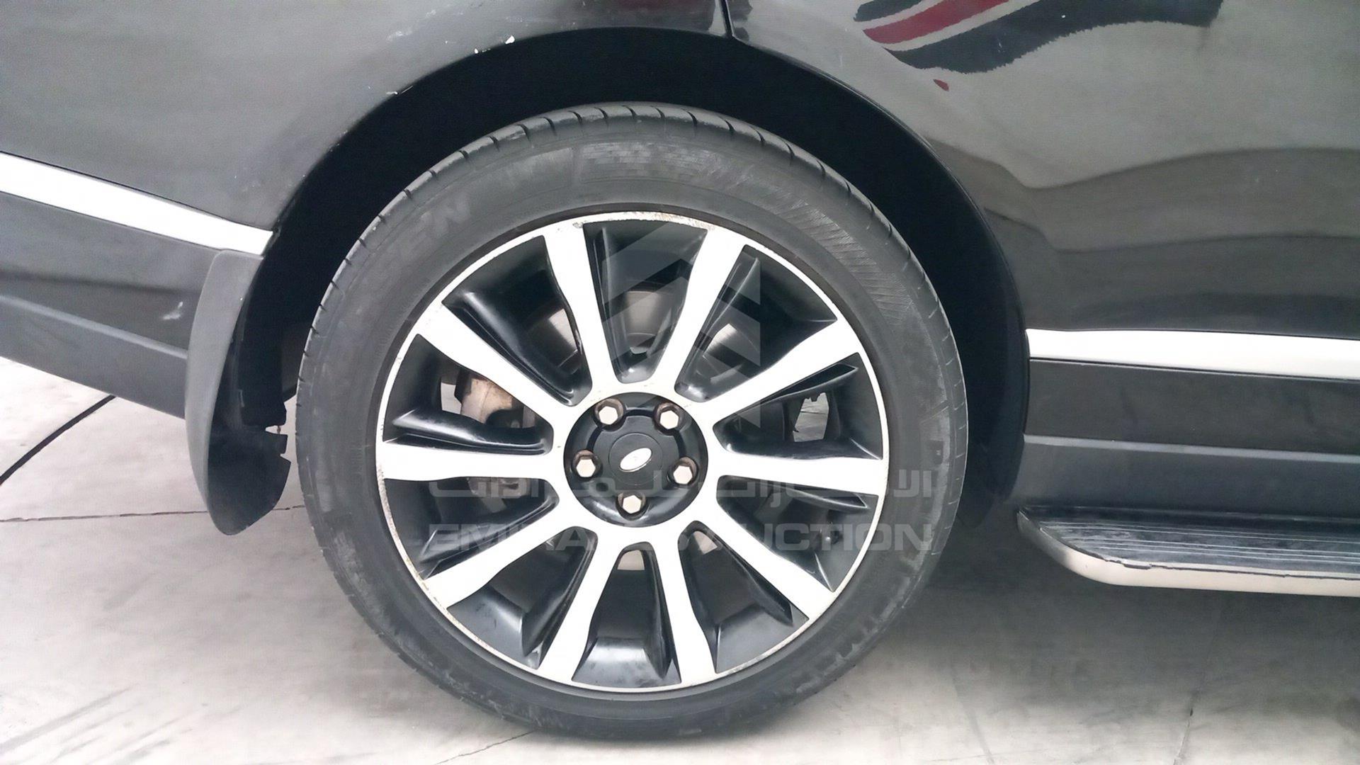 2015 RANGE ROVER VOGUE VIN: SALGA2EF5FA226826