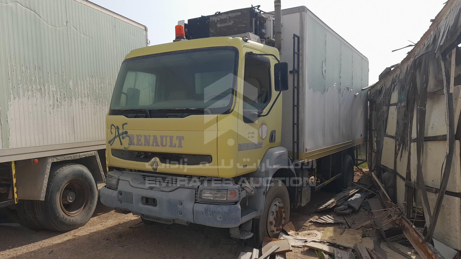 0 RENAULT --- VIN: VF633AXB02E102837
