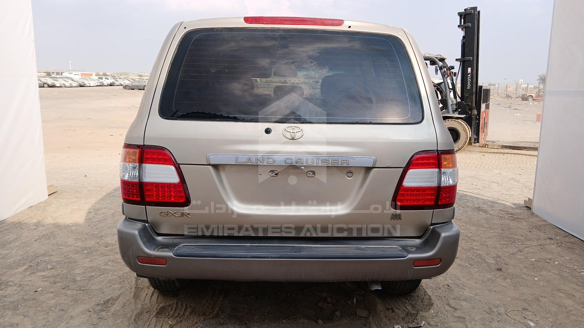 2005 TOYOTA LAND CRUISER VIN: JTEHJ09J455111569