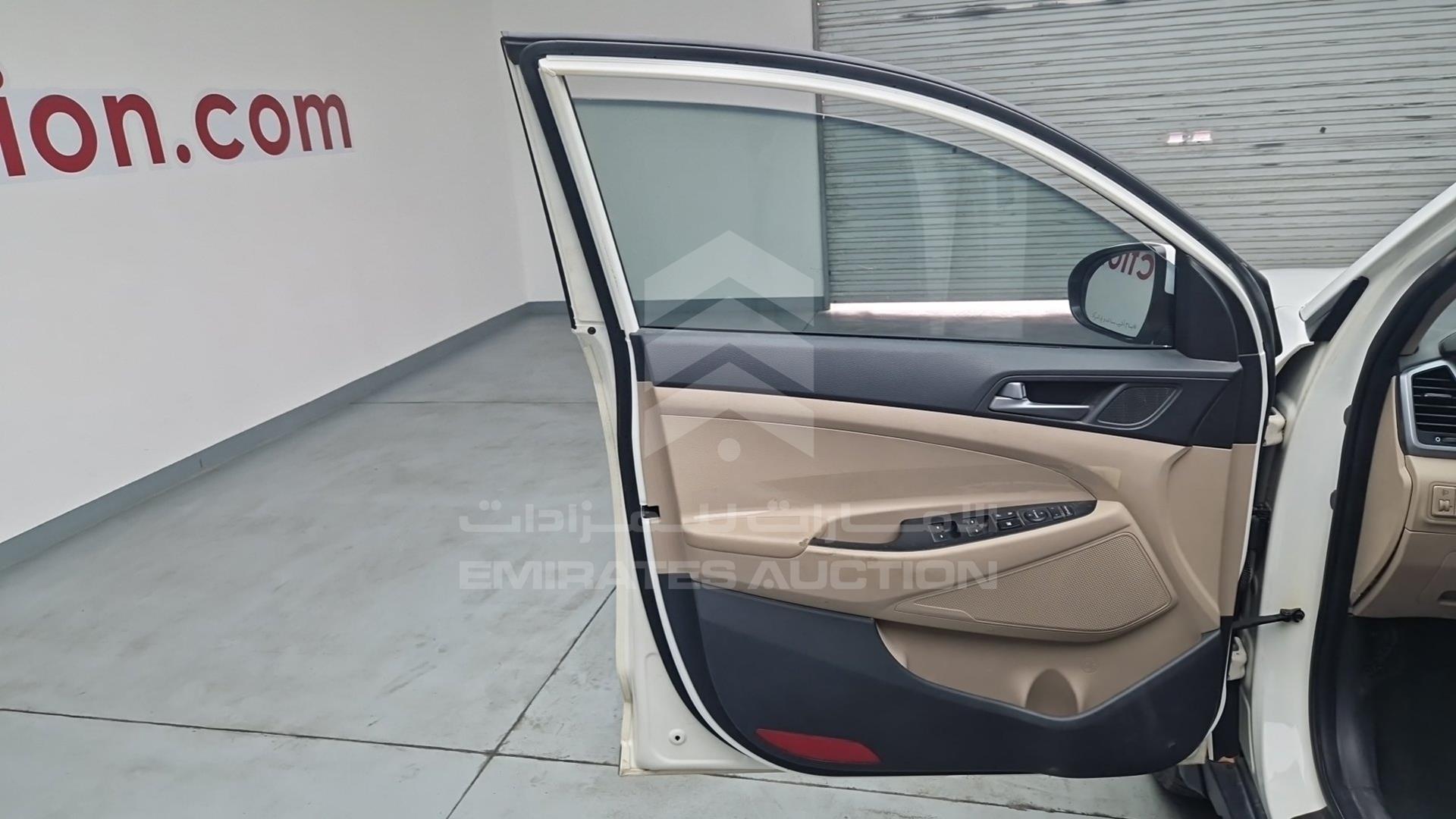 2017 HYUNDAI TUCSON VIN: TMAJ28138HJ170638