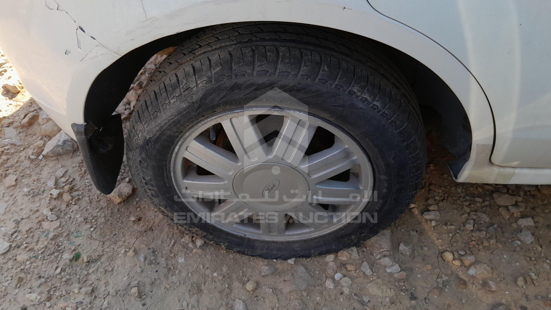 2011 FORD FIGO VIN: MAJTJ21D2BAE38340