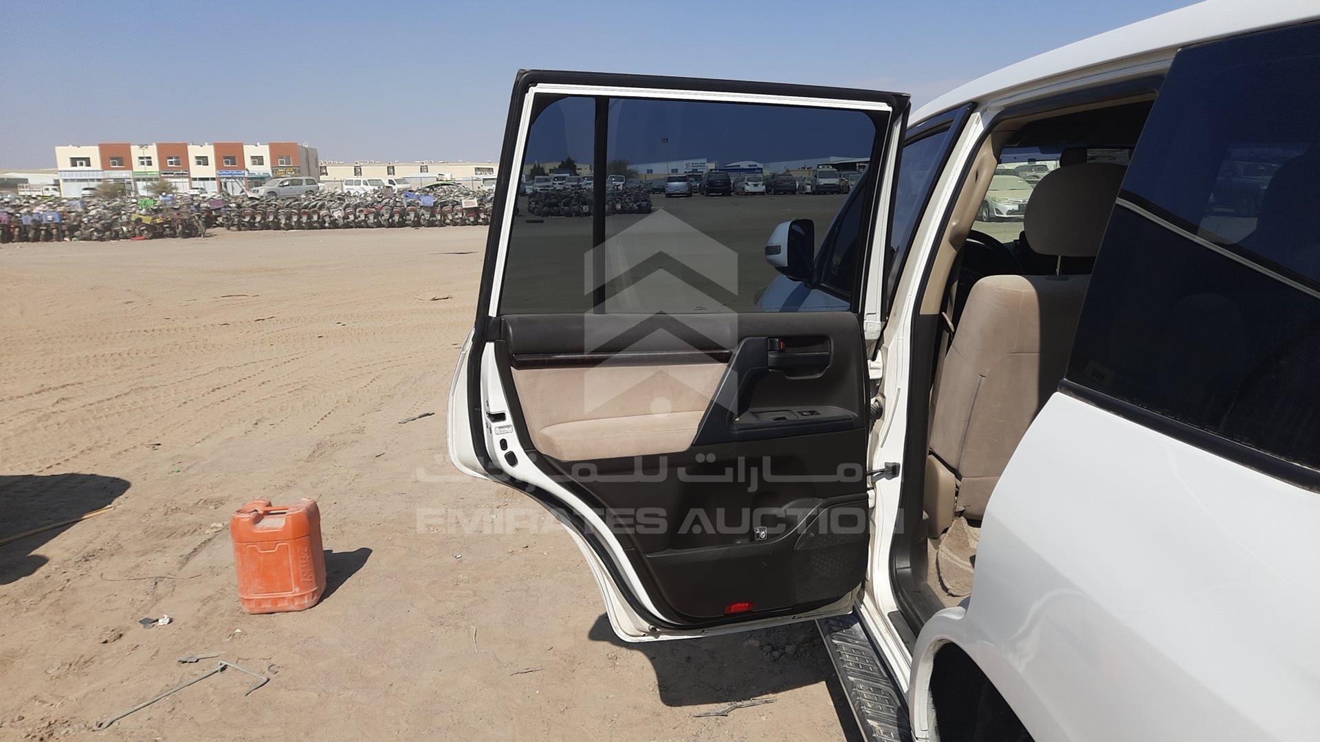 2009 TOYOTA LAND CRUISER VIN: JTMHU09J195011270
