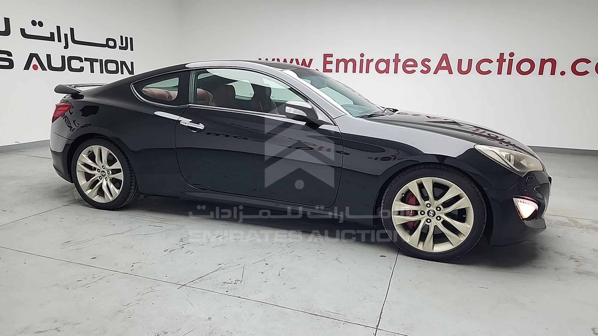2015 HYUNDAI GENESIS VIN: KMHHU61H5FU116239