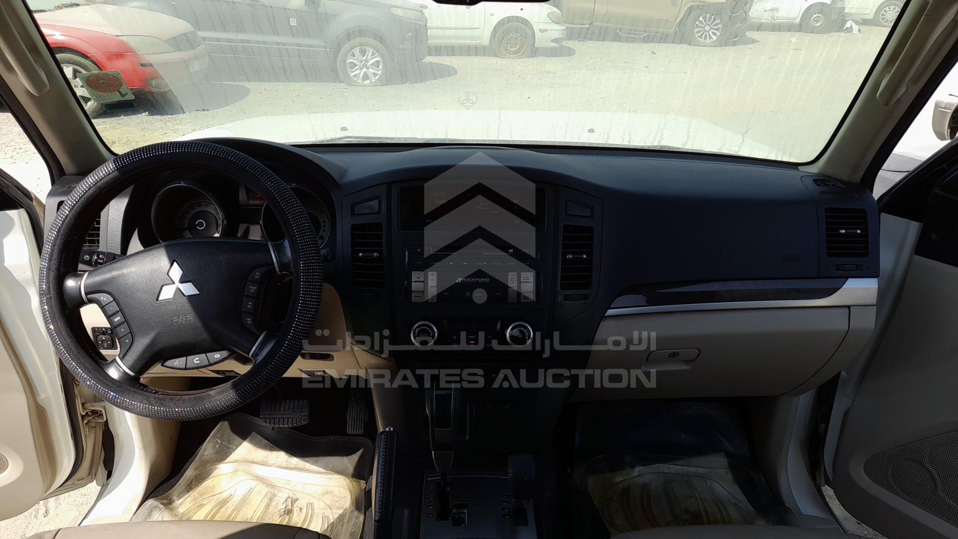 2014 MITSUBISHI PAJERO VIN: JMYLRV95WEJ705109