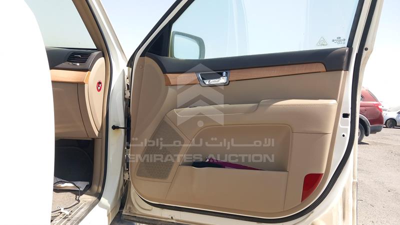 KNAKN8119F5122686 Auction: EmiratesAuction Lot: 406990 KNAKN8119F5122686 Kia Mohave 2015 WHITE Photo 23