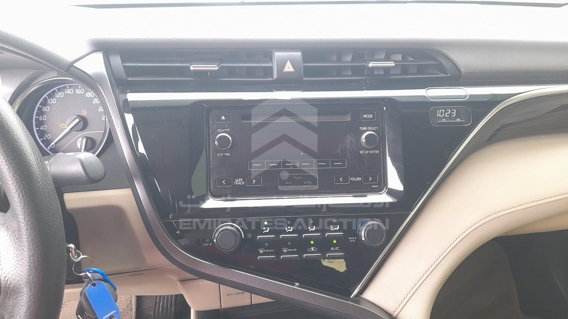 2018 TOYOTA CAMRY VIN: JTNBF9HK4J3014819