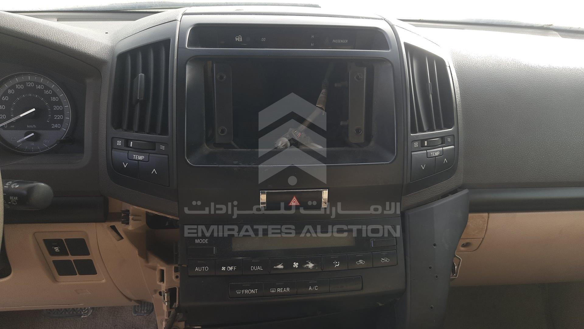2013 TOYOTA LAND CRUISER VIN: JTMDU09J1D4064189