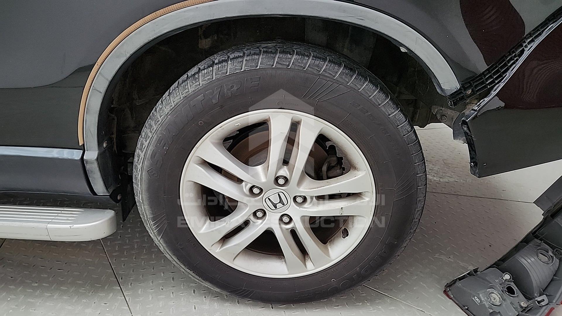 2011 HONDA CRV VIN: JHLRE485XBC401172