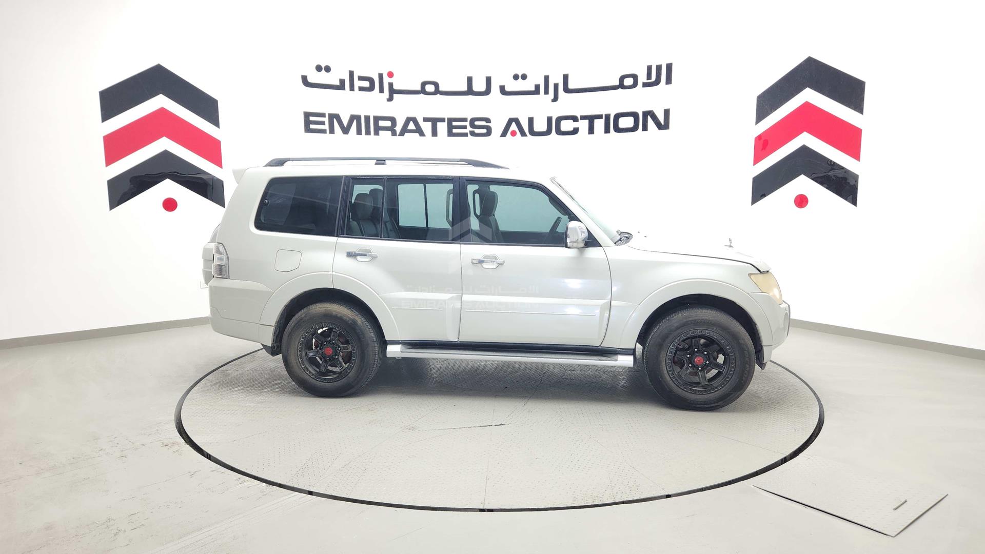 2010 MITSUBISHI PAJERO VIN: JMYLRV95WAJ716207