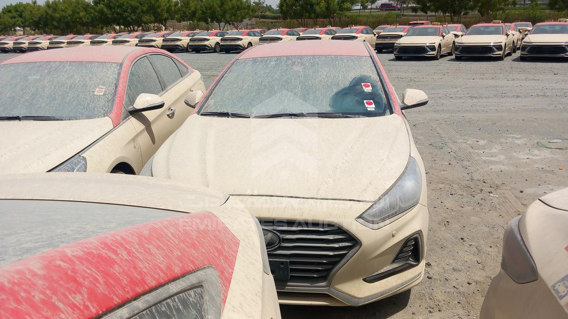 2018 HYUNDAI SONATA VIN: KMHE24130JA082089