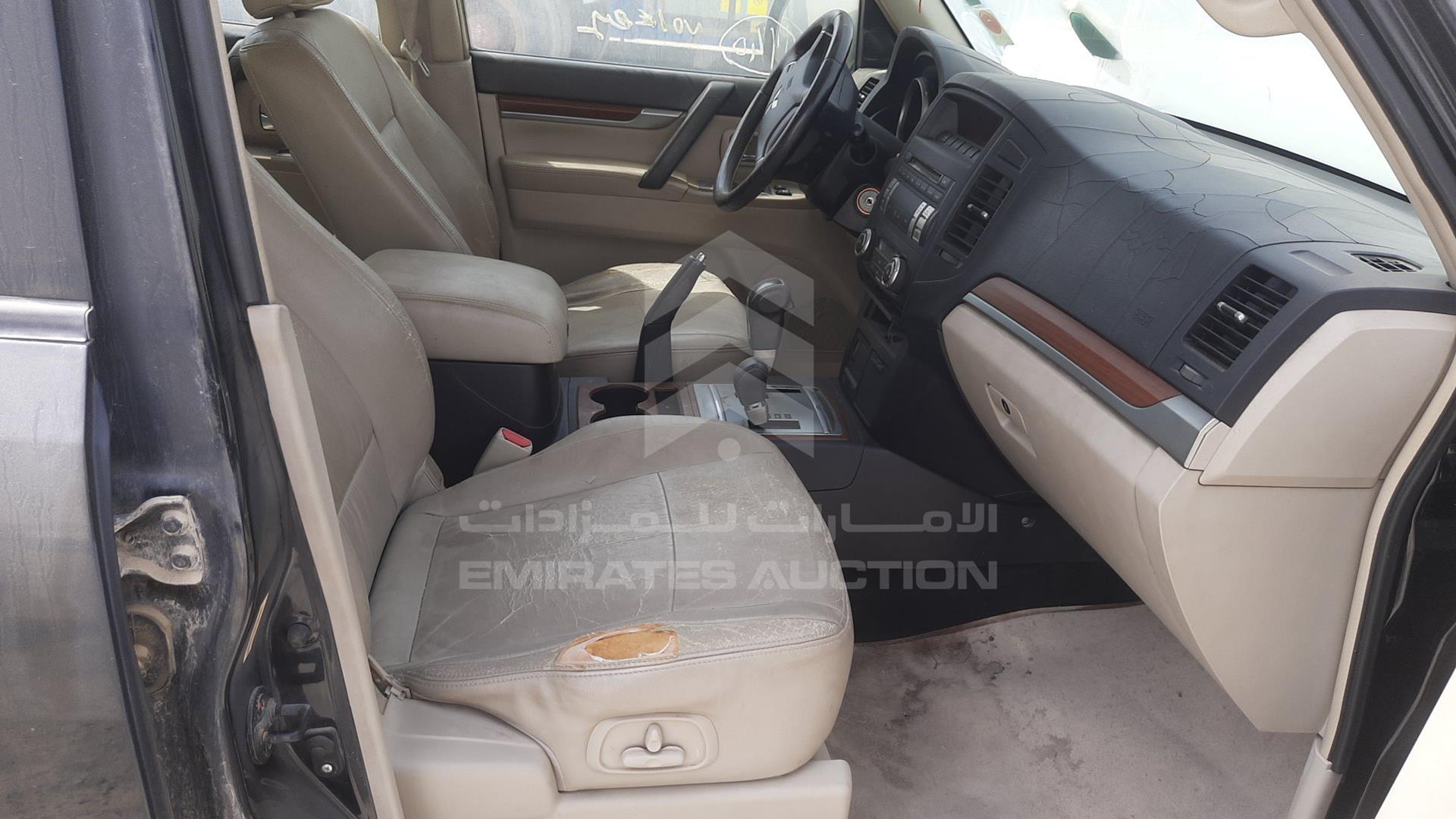 2008 MITSUBISHI PAJERO VIN: JMYLRV93W8J730399