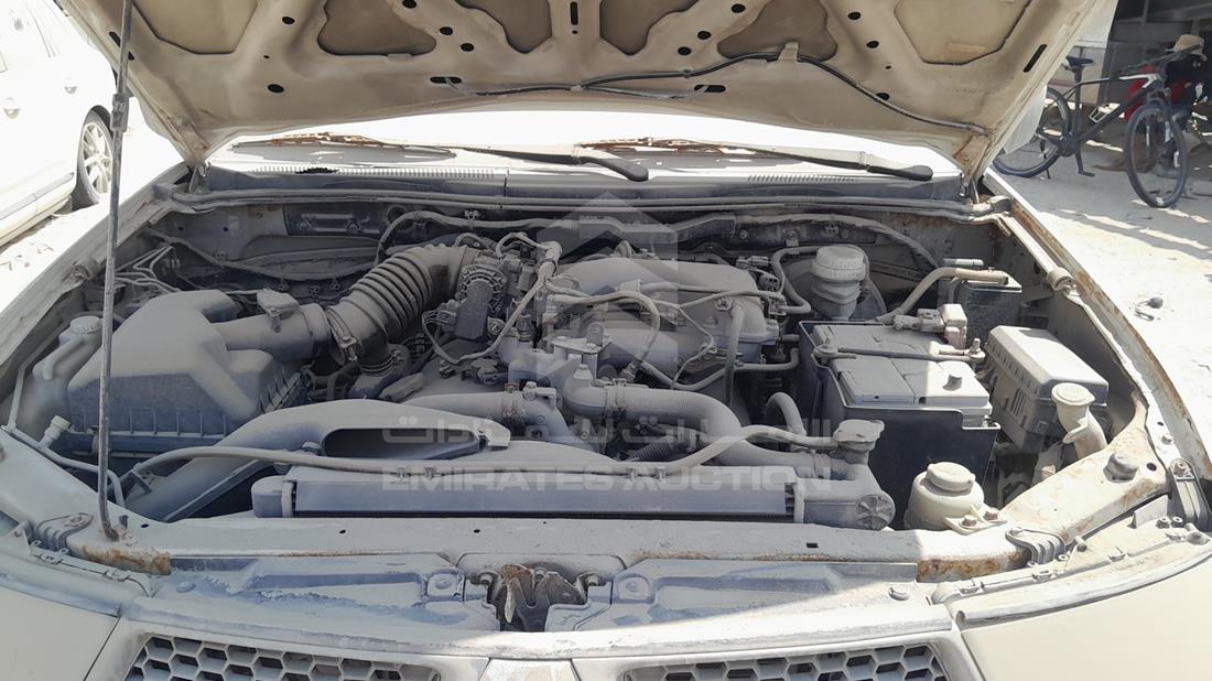 2009 Mitsubishi Pajero — Engine Bay — Photo 27