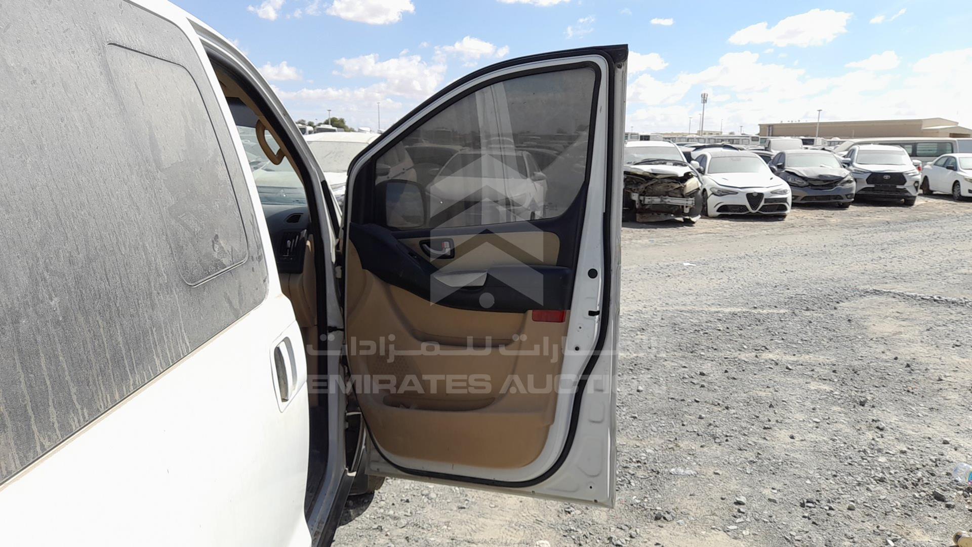 2016 HYUNDAI H1 VIN: KMJWA37R3GU801127