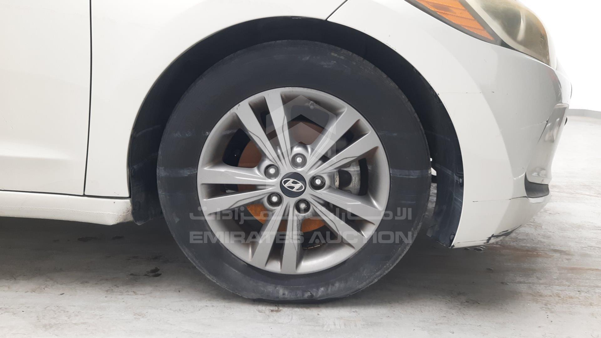 2018 HYUNDAI ELANTRA VIN: 5NPD84LF6JH235542