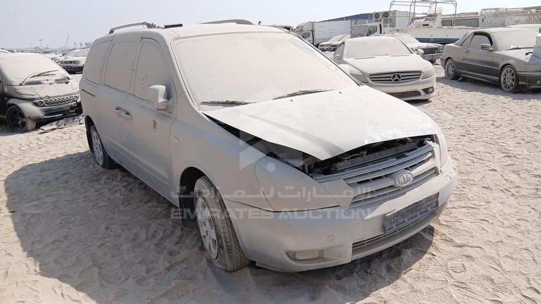 كيا كرنفال 2009 — الزاوية الأمامية اليمنى — صورة 9