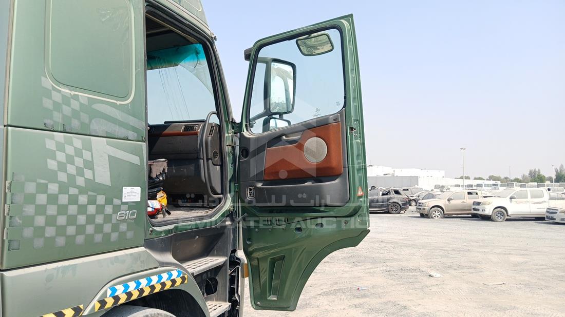 فولفو FH 16 2005 — الباب الأمامي الأيمن — صورة 22