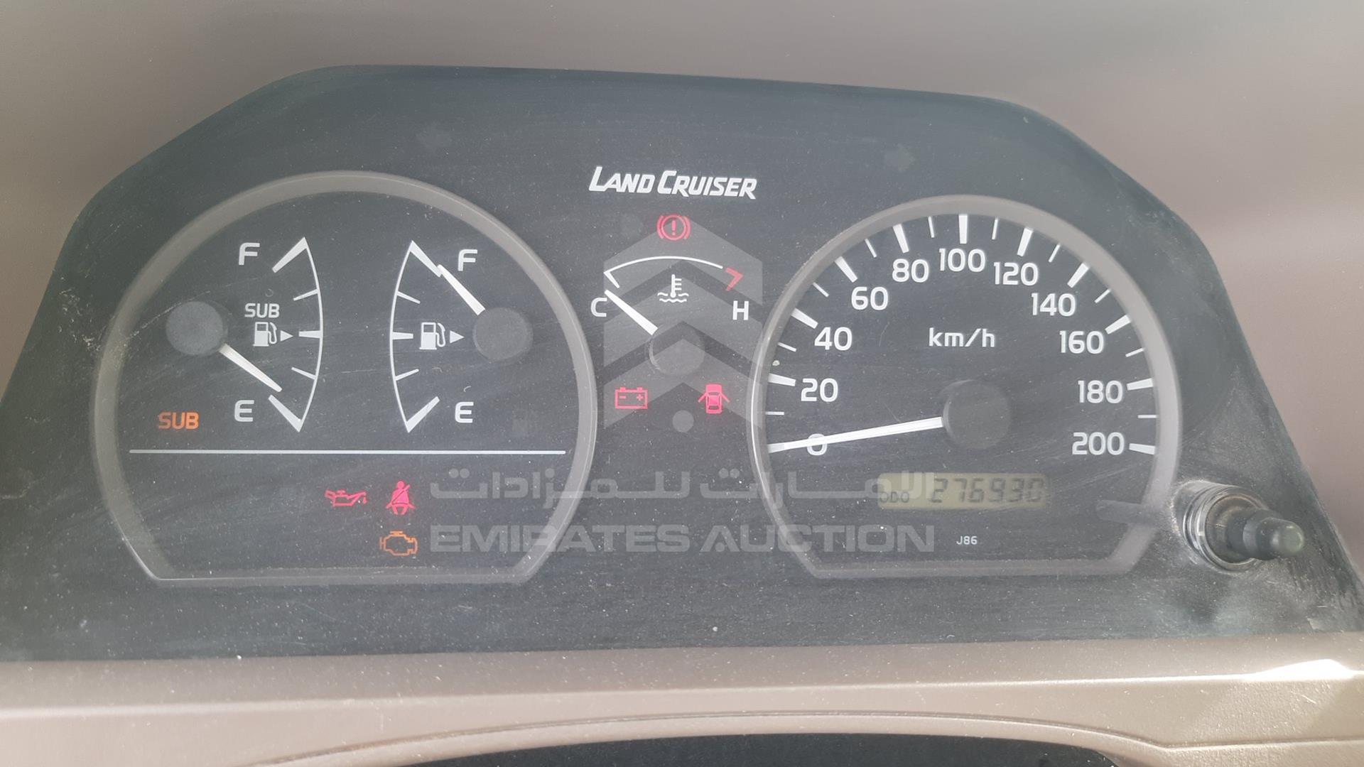 2014 TOYOTA LAND CRUISER VIN: JTFLU71J5E4319550