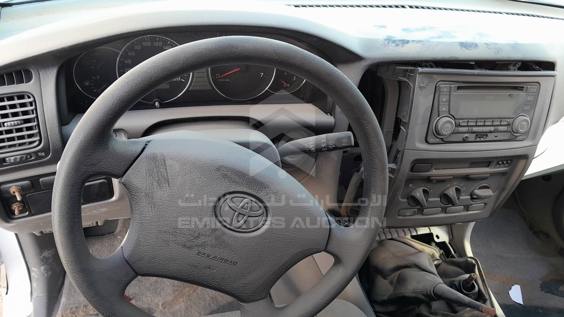 2007 TOYOTA LAND CRUISER VIN: JTGHJ01J273009558