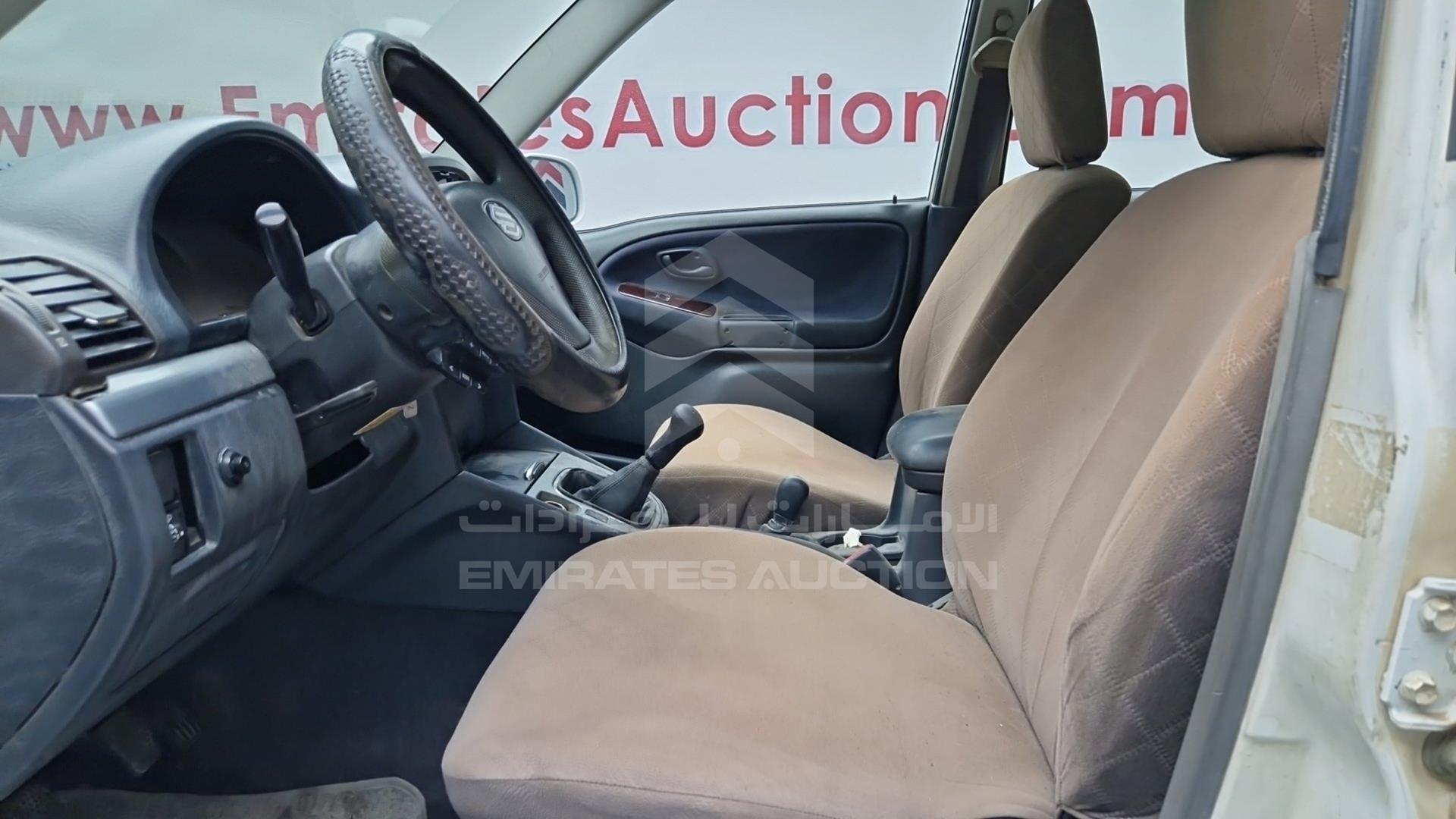 2004 SUZUKI GRAND VITARA VIN: JS3TD62V844104927