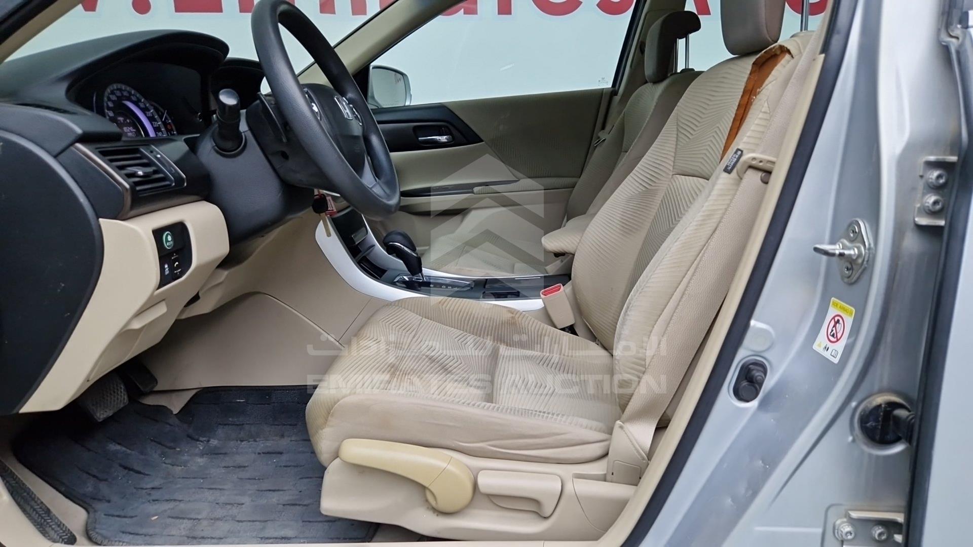 2015 HONDA ACCORD VIN: LUCCR2627F3414824