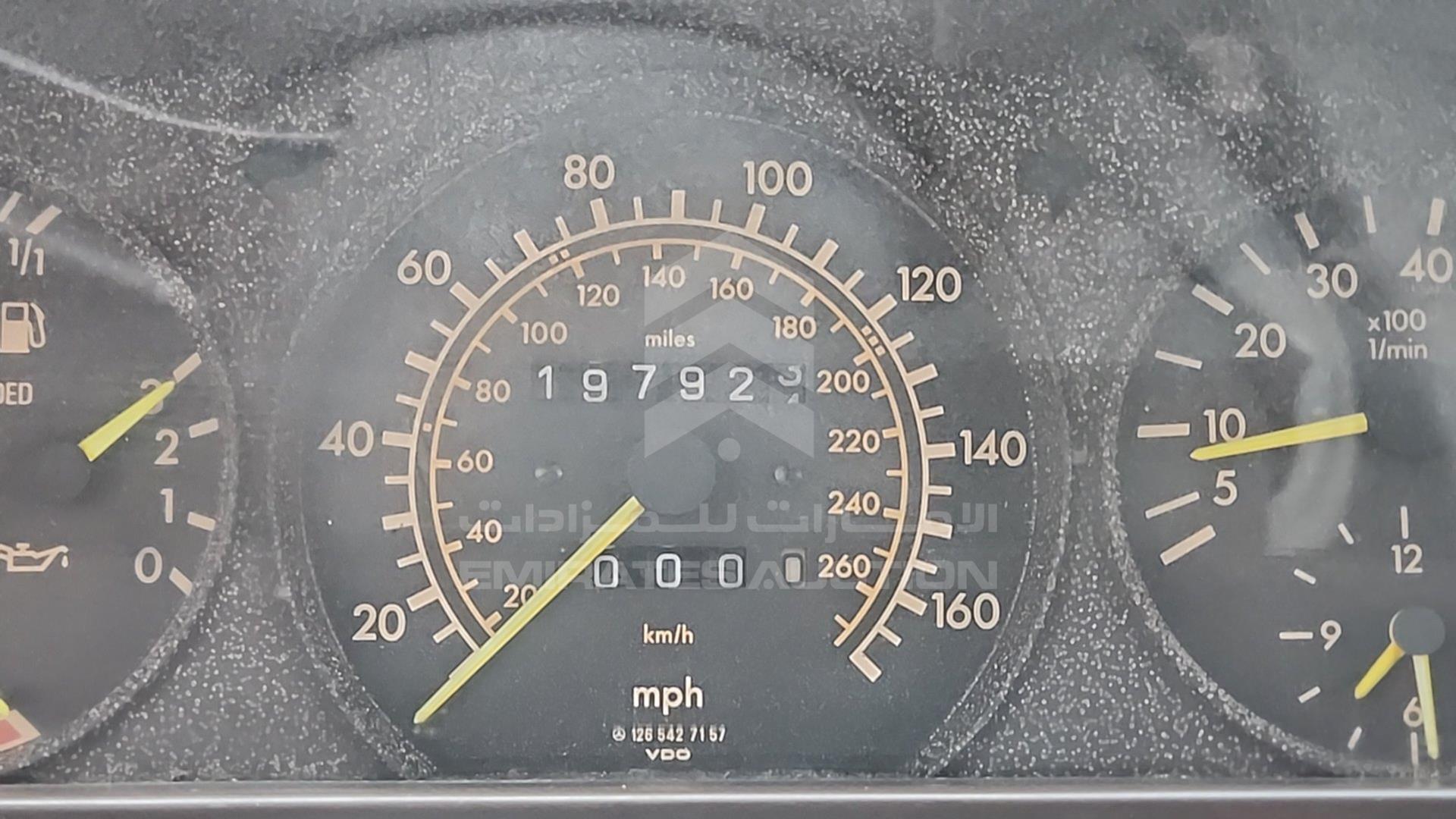 1988 MERCEDES SEL 560 VIN: WDBCA39D0JA417162