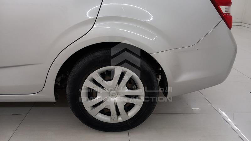 KL1JD5CE5JB010047 Auction: EmiratesAuction Lot: 408504 KL1JD5CE5JB010047 Chevrolet Aveo 2018 SILVER Photo 31