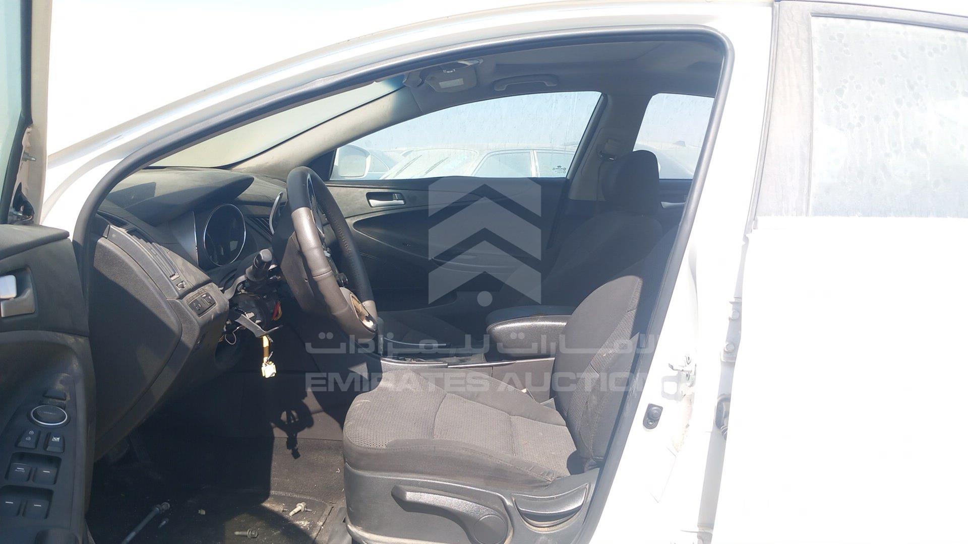2014 HYUNDAI SONATA VIN: KMHEB41C5EA618234