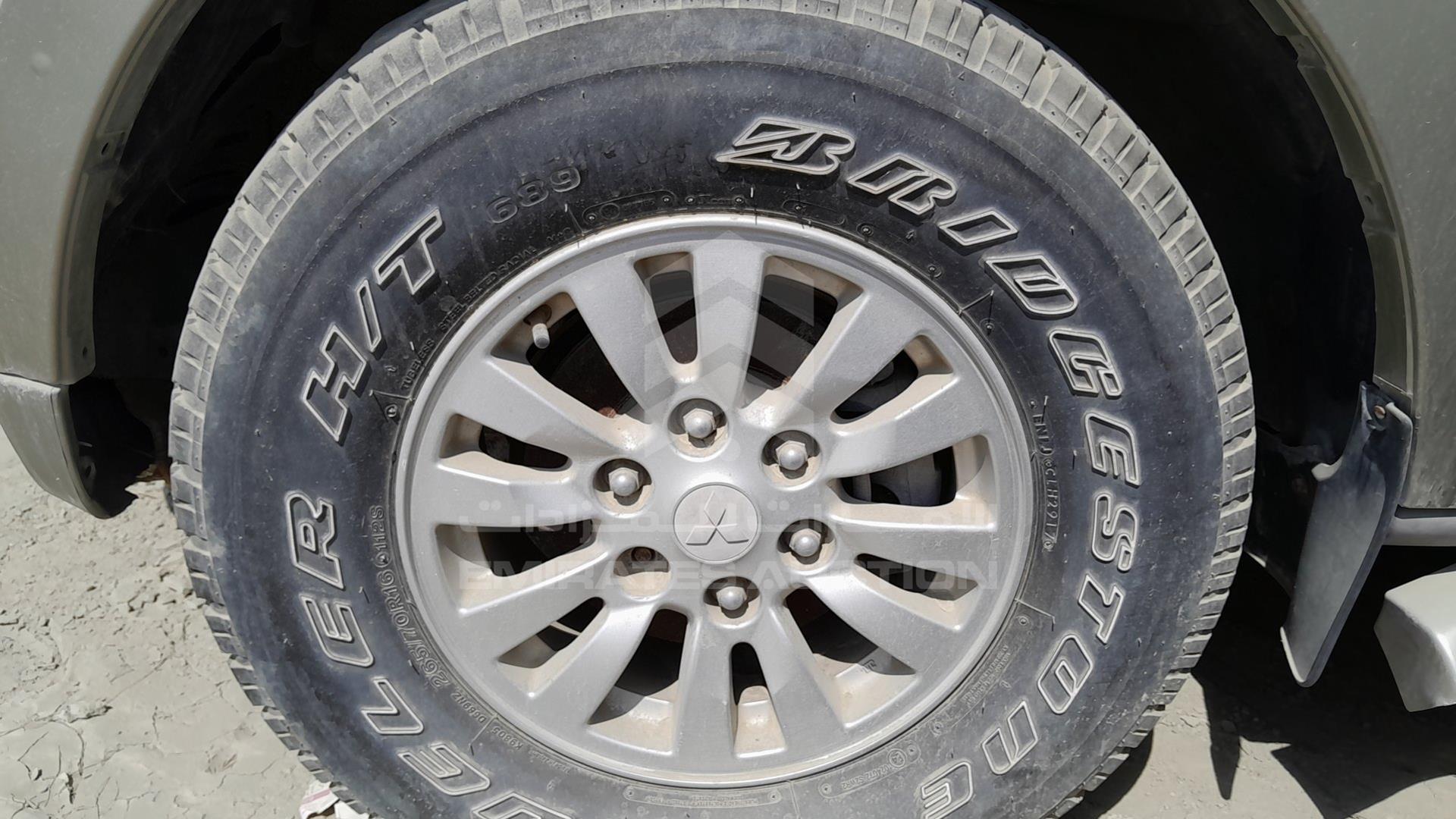 2010 MITSUBISHI PAJERO VIN: JMYMRV85WAJ701504