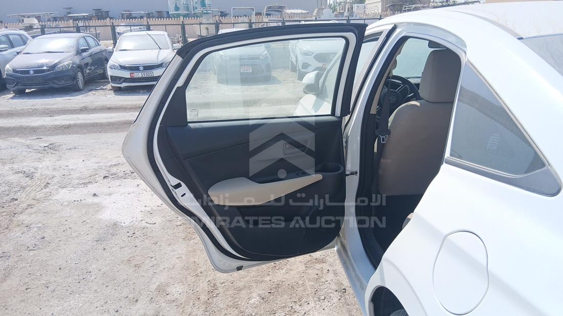 تويوتا ياريس 2023 — الباب الخلفي الأيسر — صورة 18