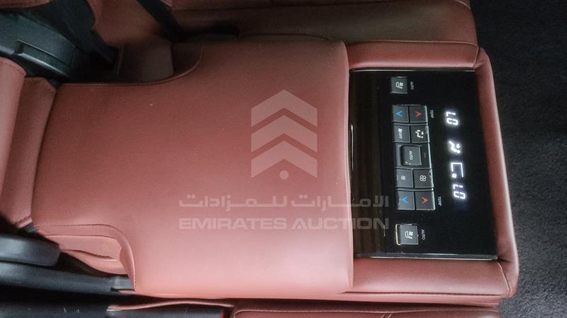 JTJHY00W1L4326058 Auction: EmiratesAuction Lot: 409451 JTJHY00W1L4326058 Lexus LX 570 2020 WHITE Photo 8