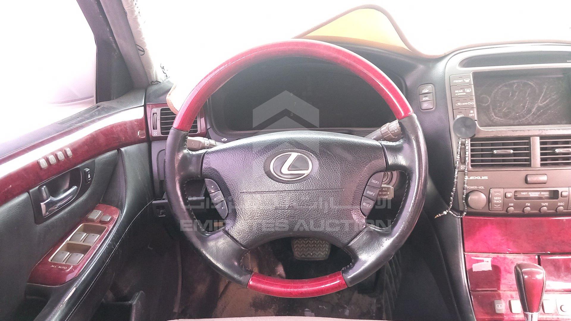 2002 LEXUS LS 430 VIN: JTHBN30F920058318