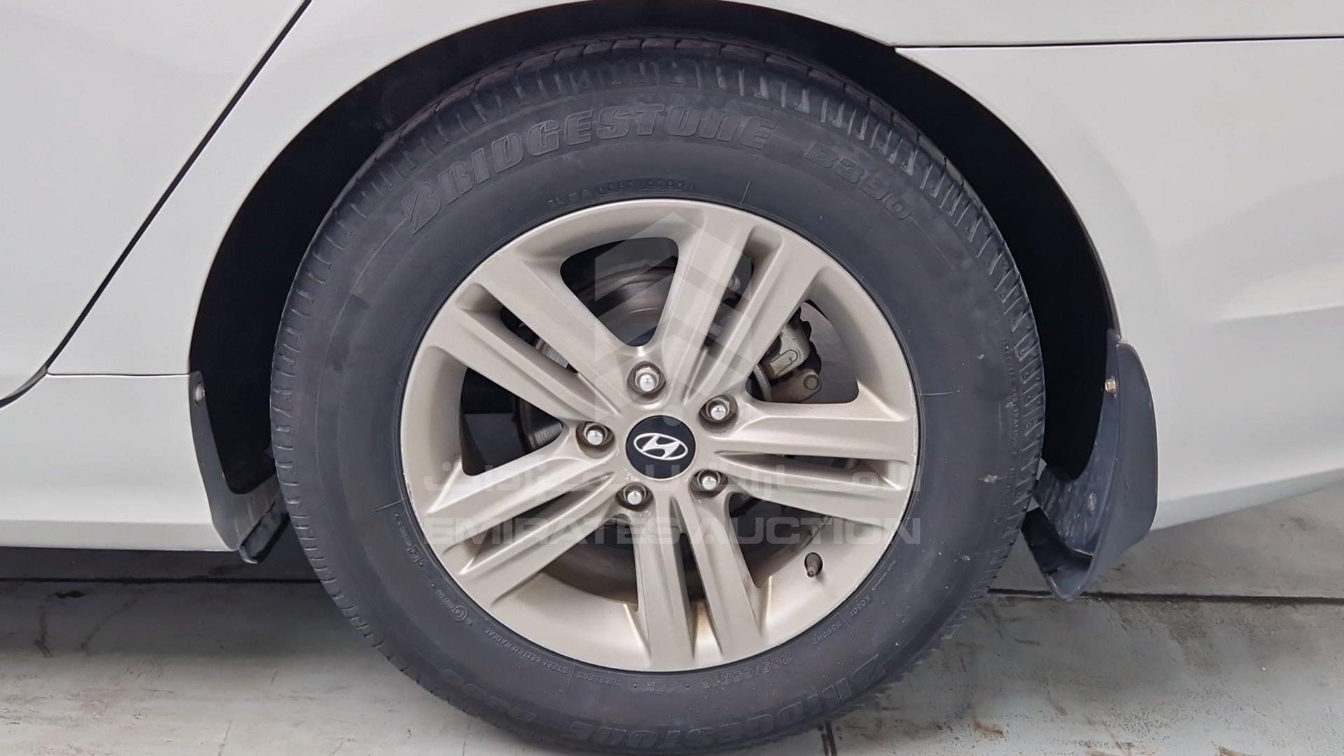 2014 HYUNDAI SONATA VIN: KMHEB41C0EA625057