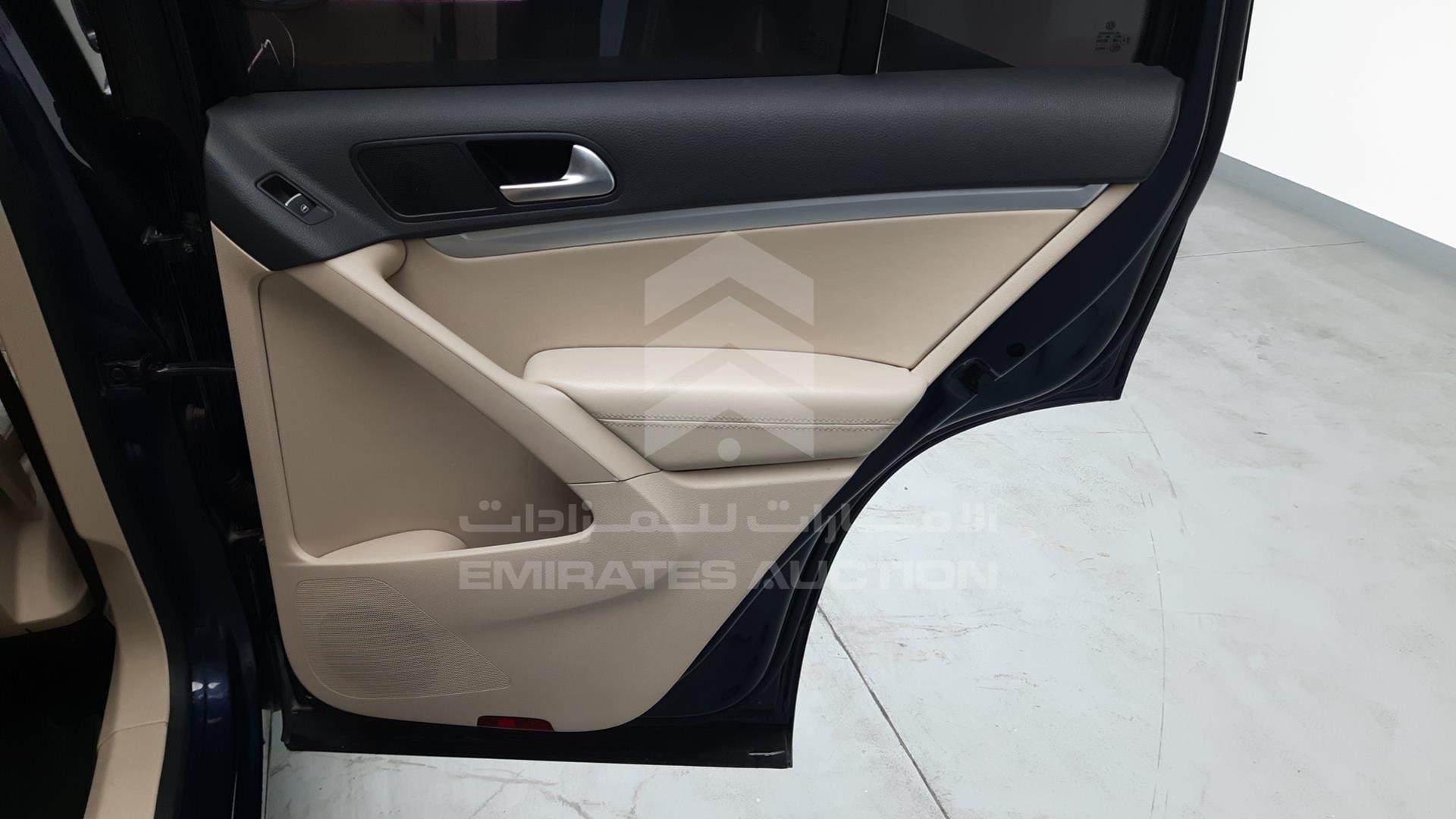 2015 VOLKSWAGEN TIGUAN VIN: WVGCE2AX1FW500403