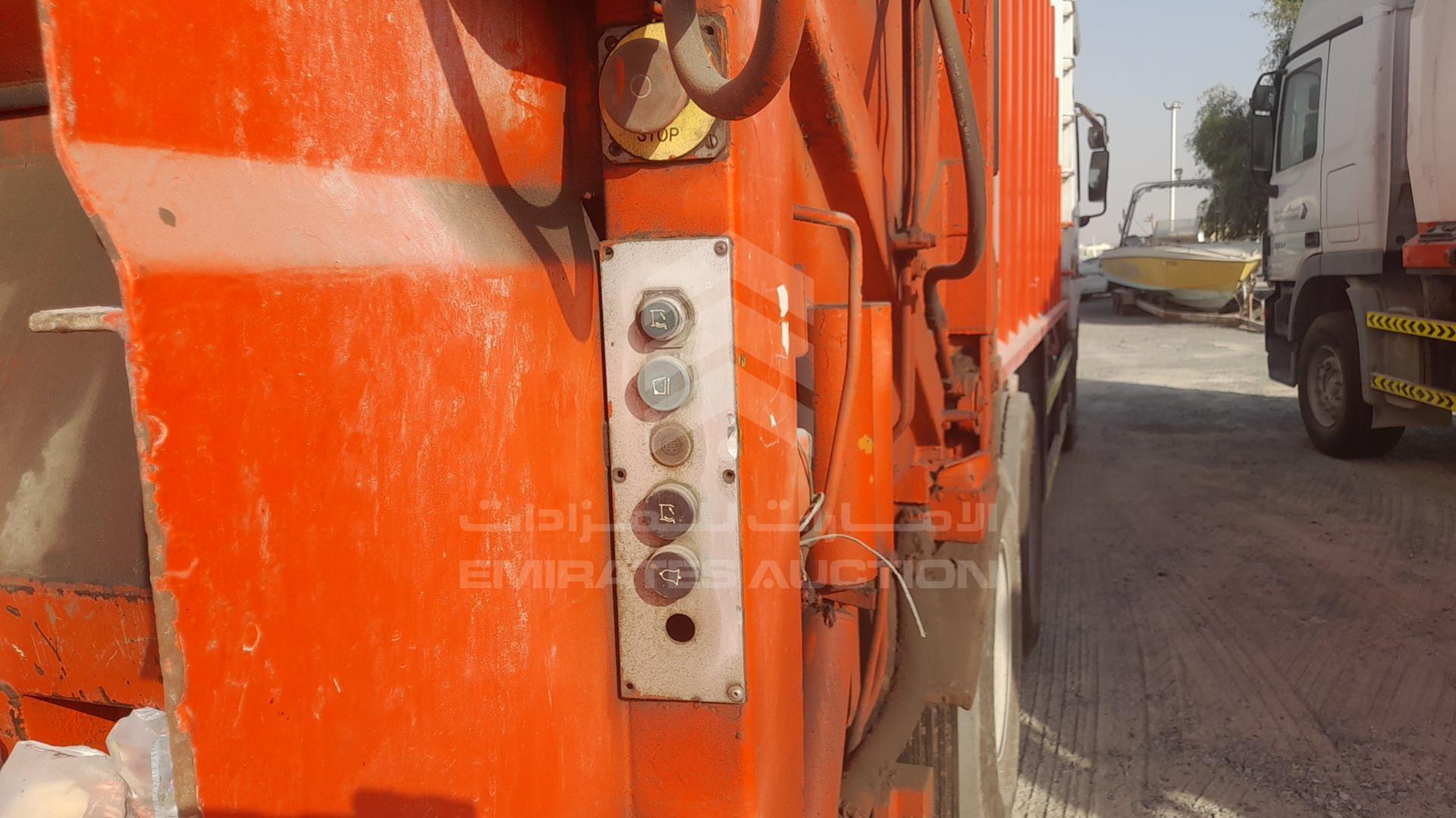 2003 MERCEDES ACTROS VIN: WDB9501631K841717