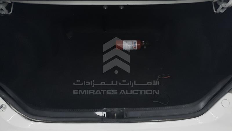 6T1BF9FK9HX695666 Auction: EmiratesAuction Lot: 422756 6T1BF9FK9HX695666 Toyota Camry 2017 WHITE Photo 21