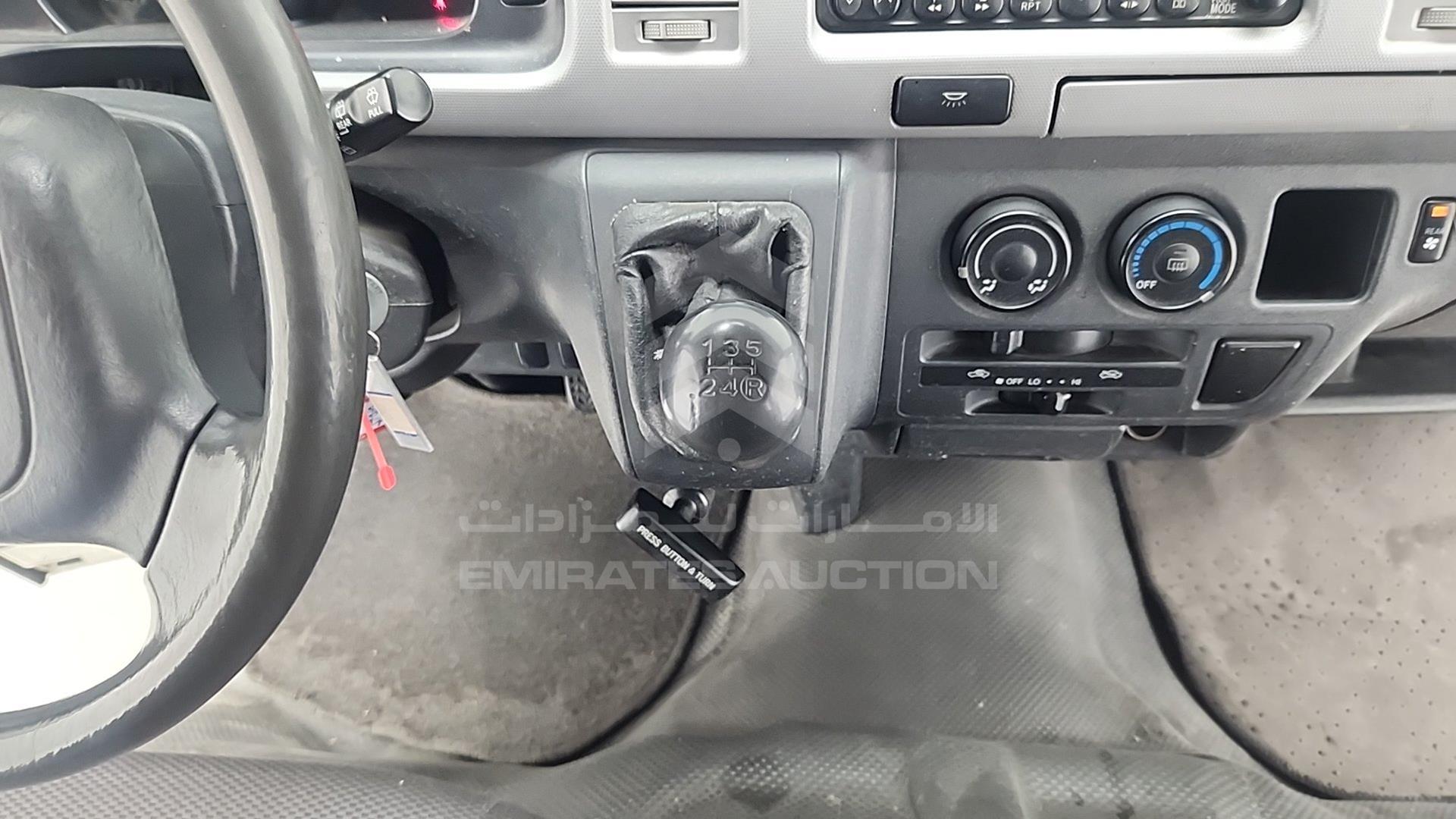 2007 TOYOTA HIACE VIN: JTGJX02P475007625
