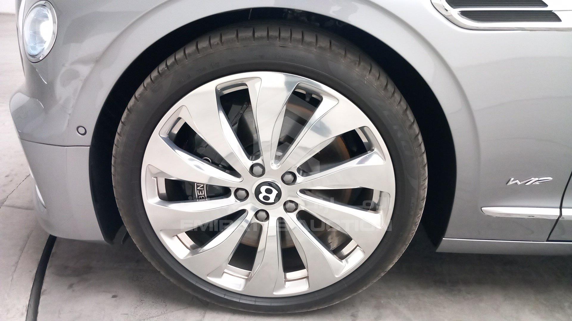 2020 BENTLEY FLYING SPUR VIN: SCBBA5ZG1LC083009