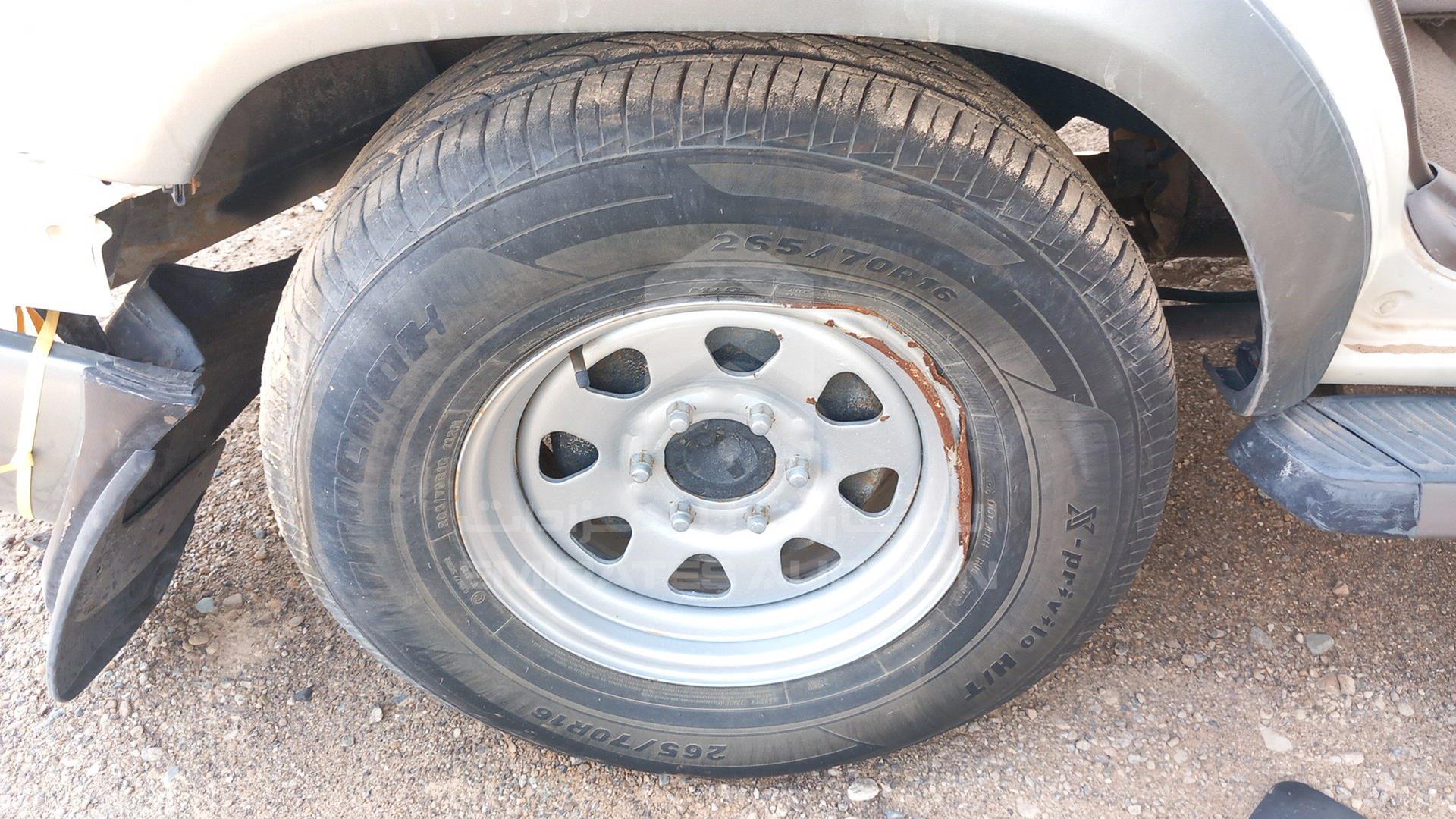 2004 NISSAN PATHFINDER VIN: JN8DR05Y24W702446