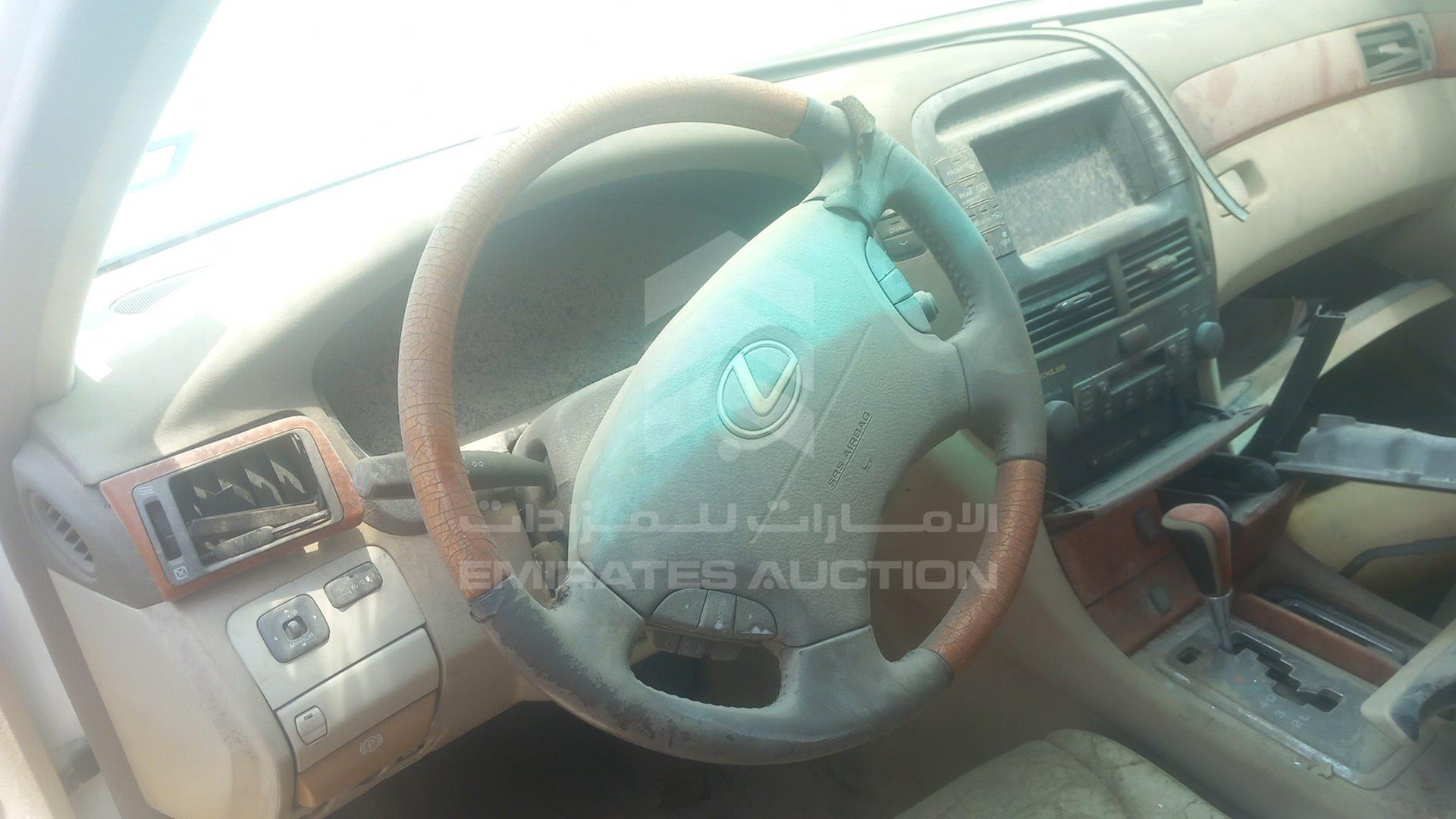 2002 LEXUS LS 430 VIN: JTHBN30F520054007