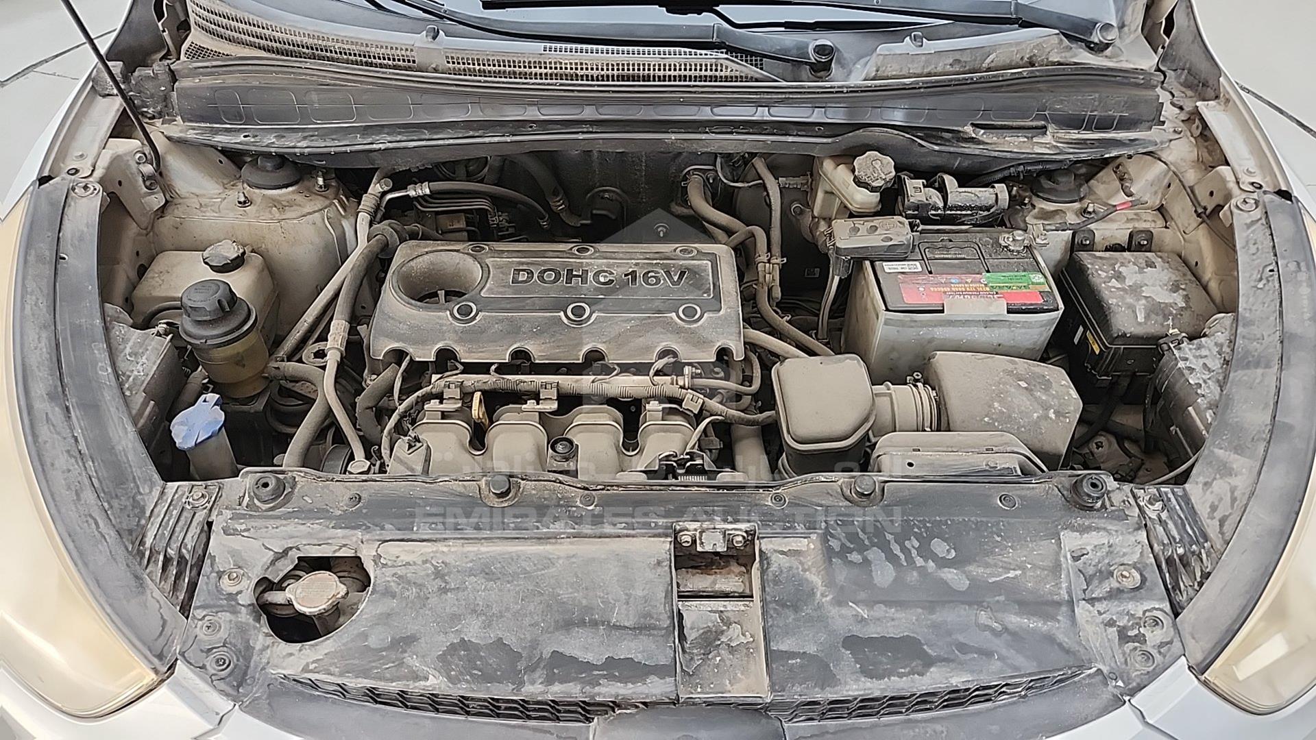 2011 HYUNDAI TUCSON VIN: KMHJT81B4BU132406