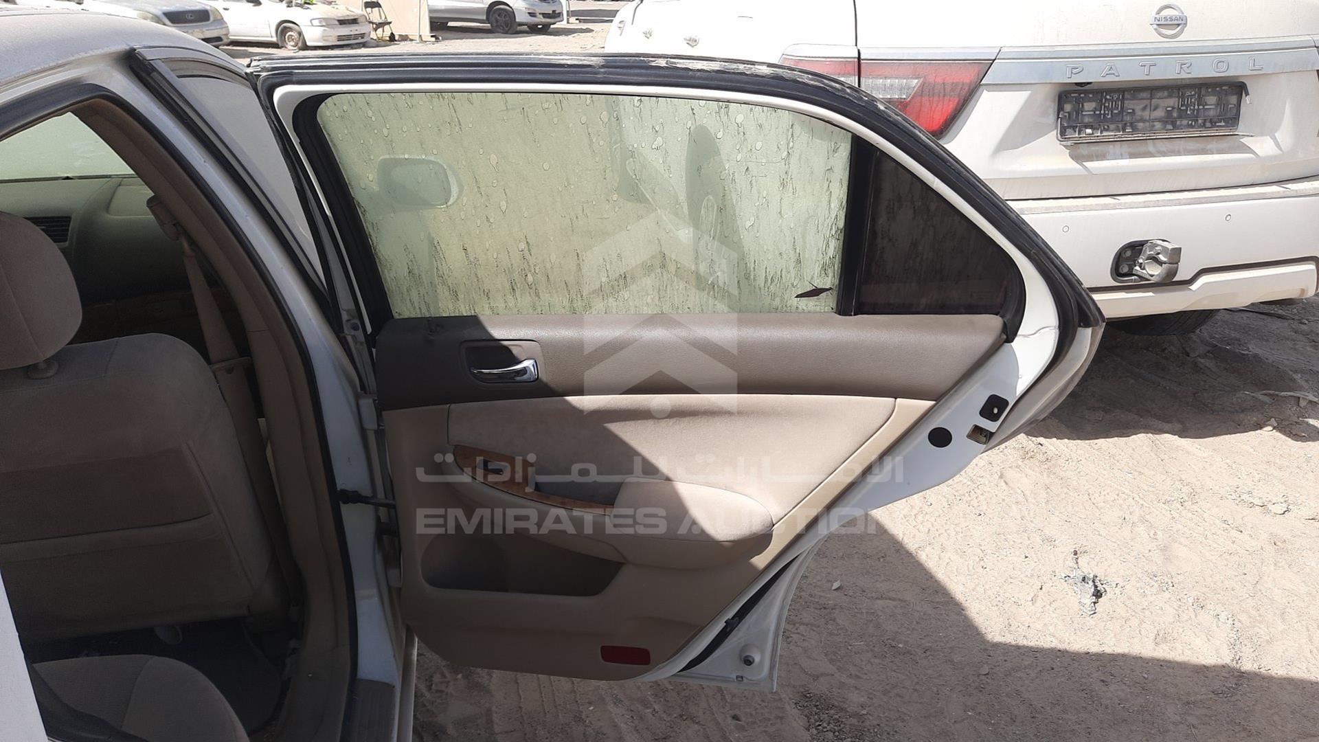 2005 HONDA ACCORD VIN: JHMCM56535C404335