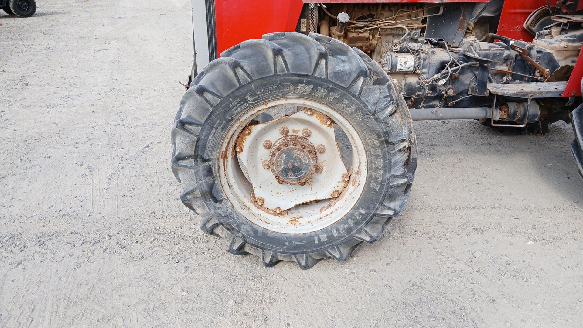 0 MASSEY FERGUSON --- VIN: LF31288U915812G