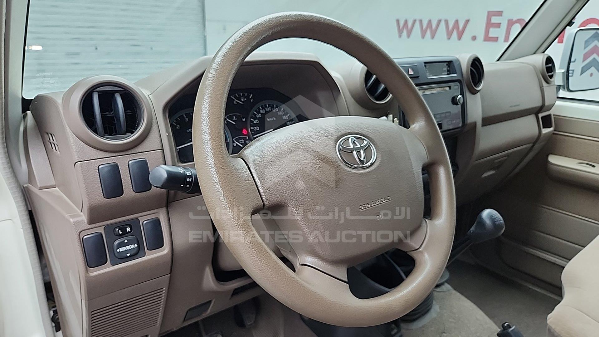2017 TOYOTA LC 76 VIN: JTEEU73J7H4200784
