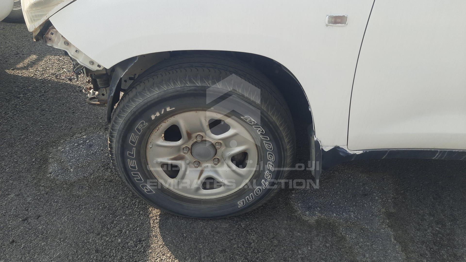 2011 TOYOTA LAND CRUISER VIN: JTMDU09J8B4032305