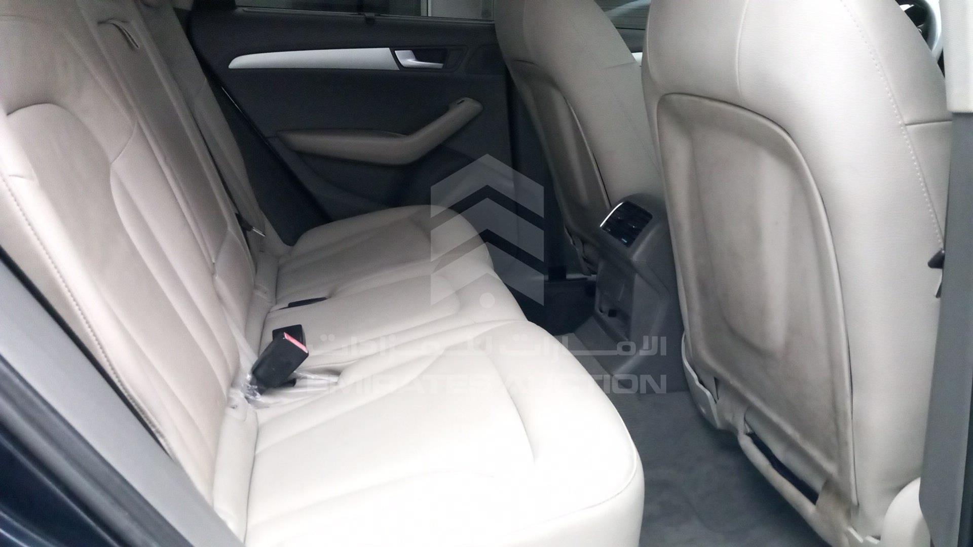 2011 AUDI Q5 VIN: WAUCFC8R2HA042938