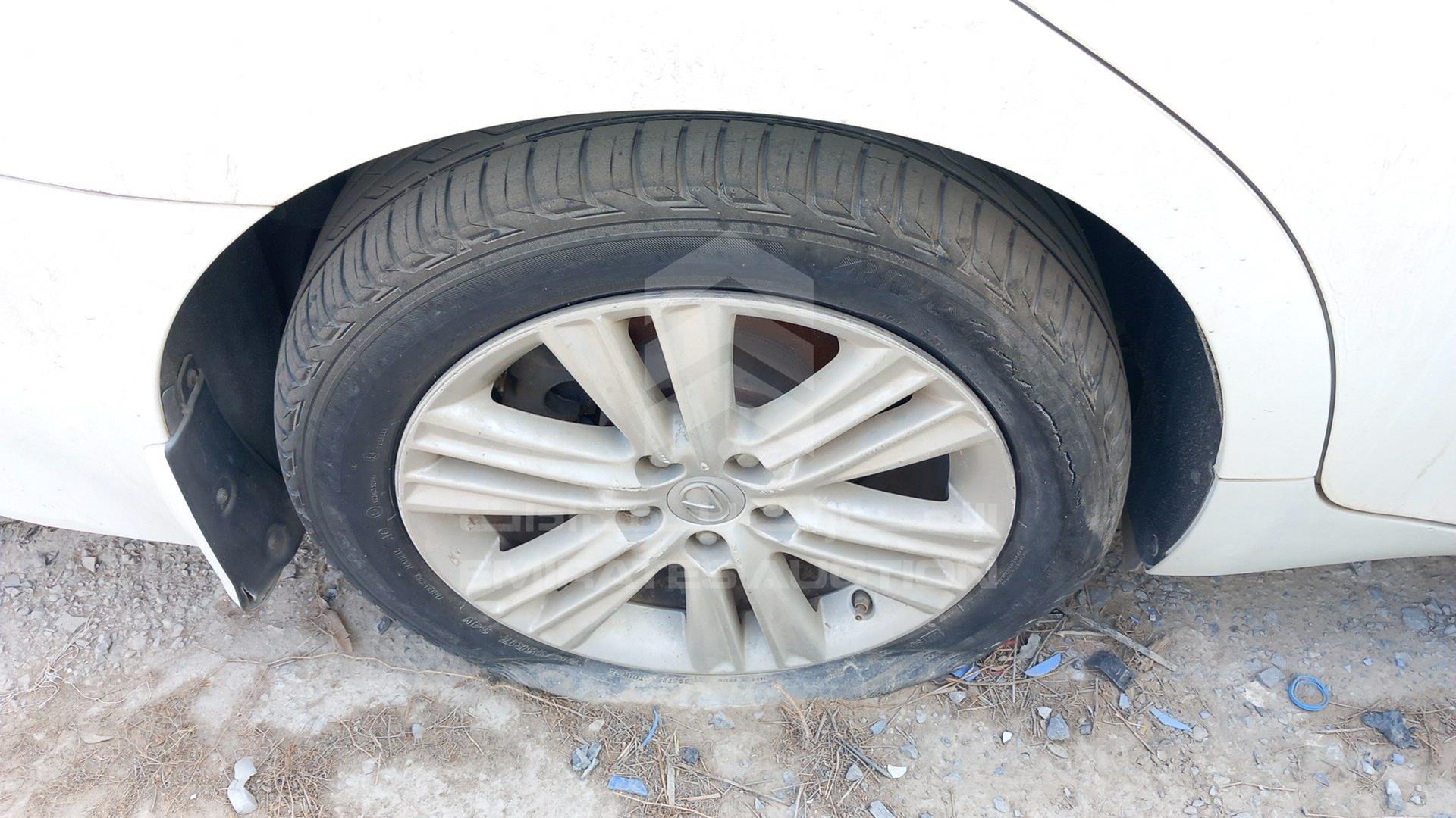 2013 LEXUS ES 250 VIN: JTHBJ1GGXD2020361