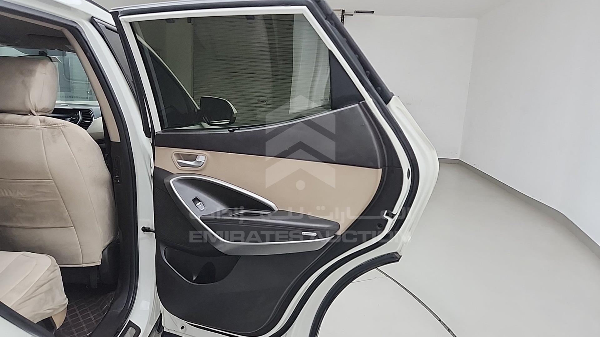 2016 HYUNDAI SANTA FE VIN: KMHSU81E7GU467114