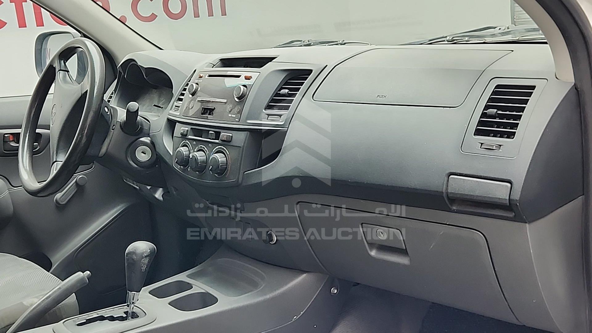 2014 TOYOTA HILUX VIN: MR0EX12G4E2349869