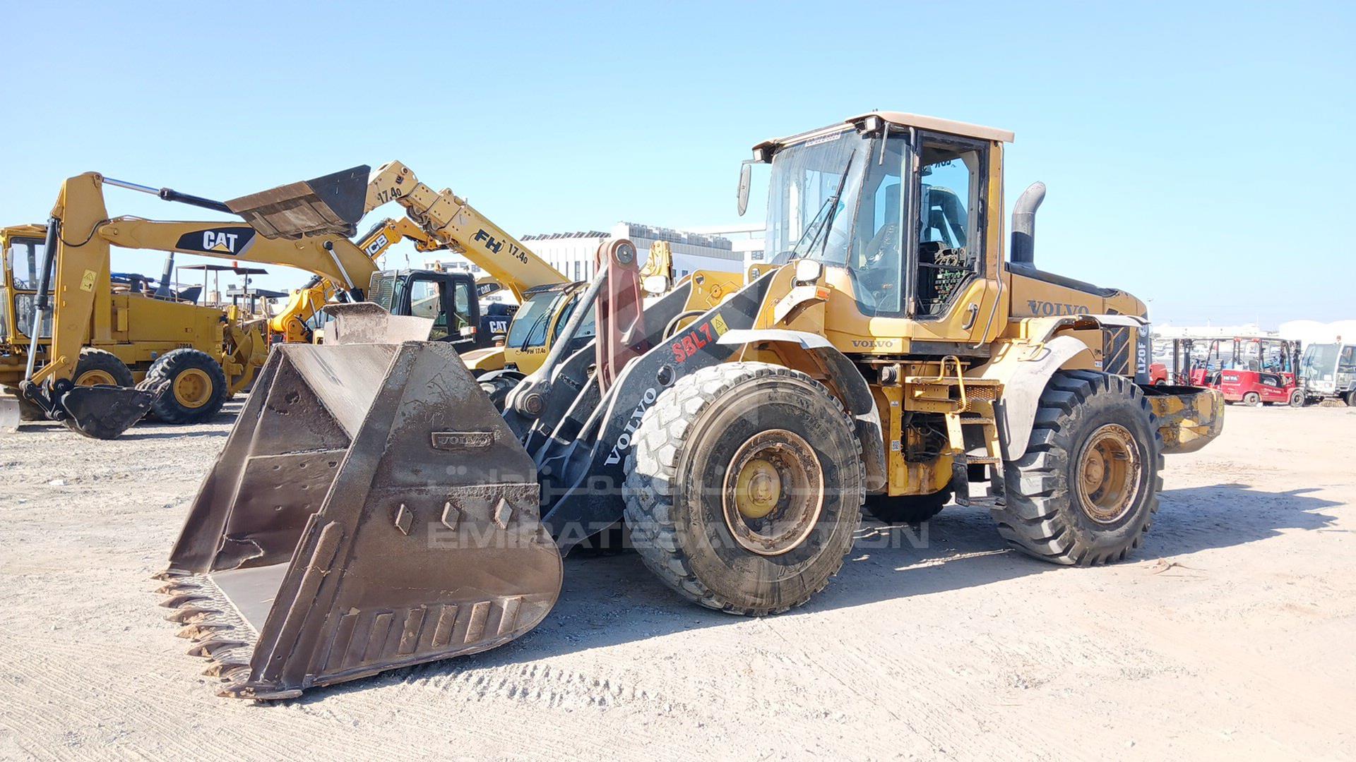 2011 VOLVO L120F VIN: VCEL120FC00026895