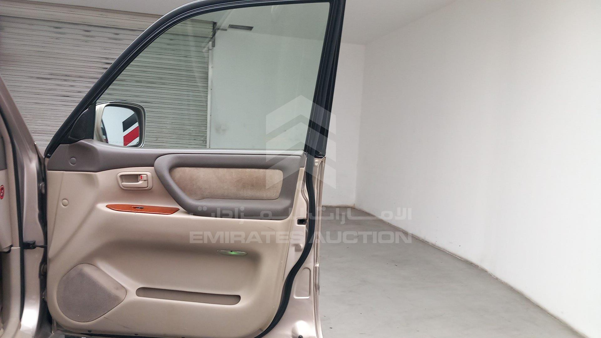2006 TOYOTA LAND CRUISER VIN: JTEHT05J762085164